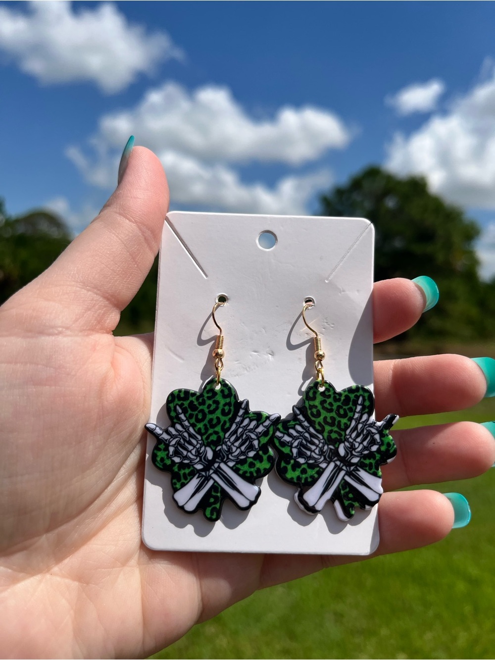 Green Leopard Shamrock Crossed Arrows Dangle Earrings - Unbranded